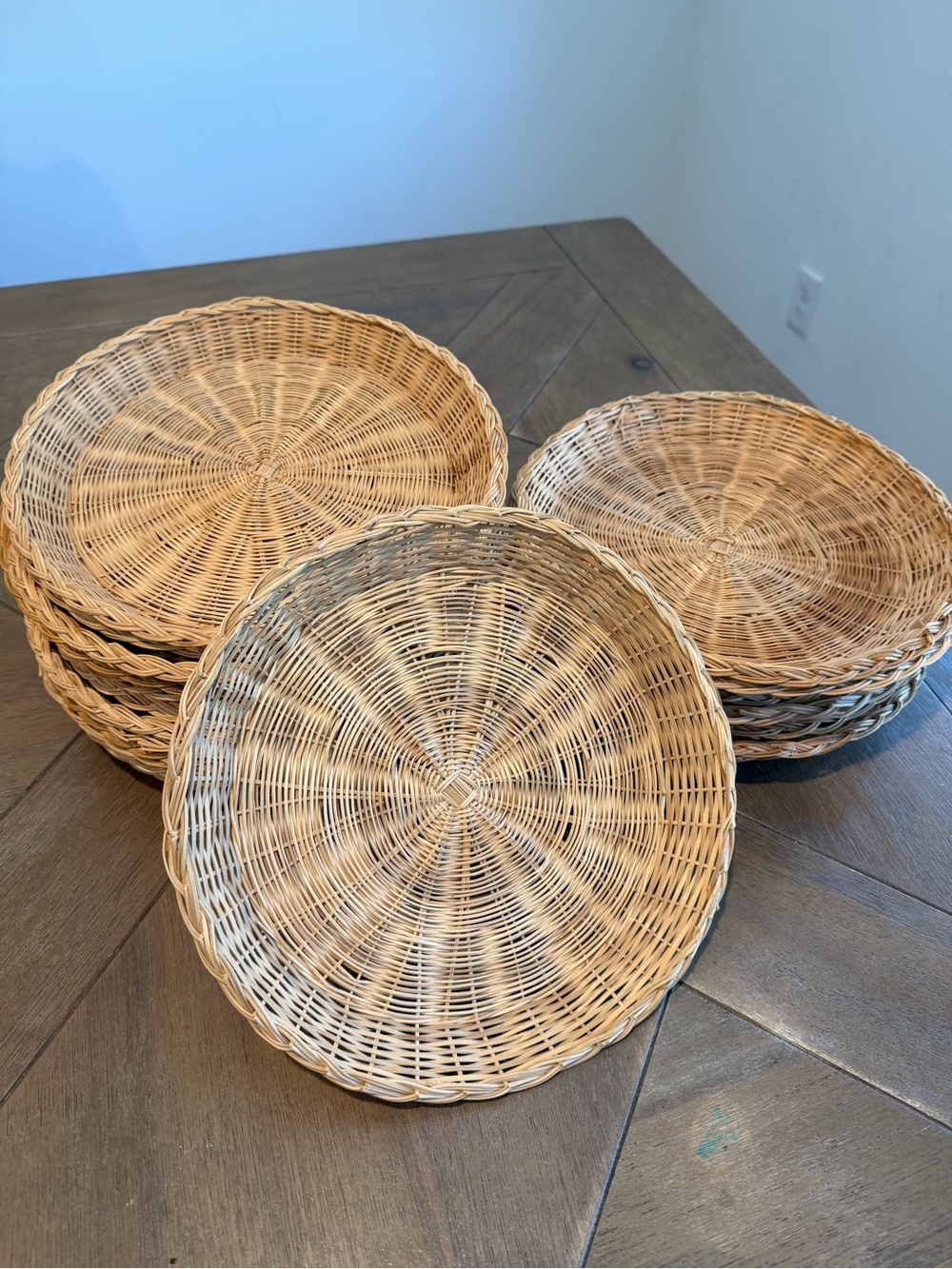20 Vtg Rattan Wicker Plates Chargers Paper plate holders Set Of 20